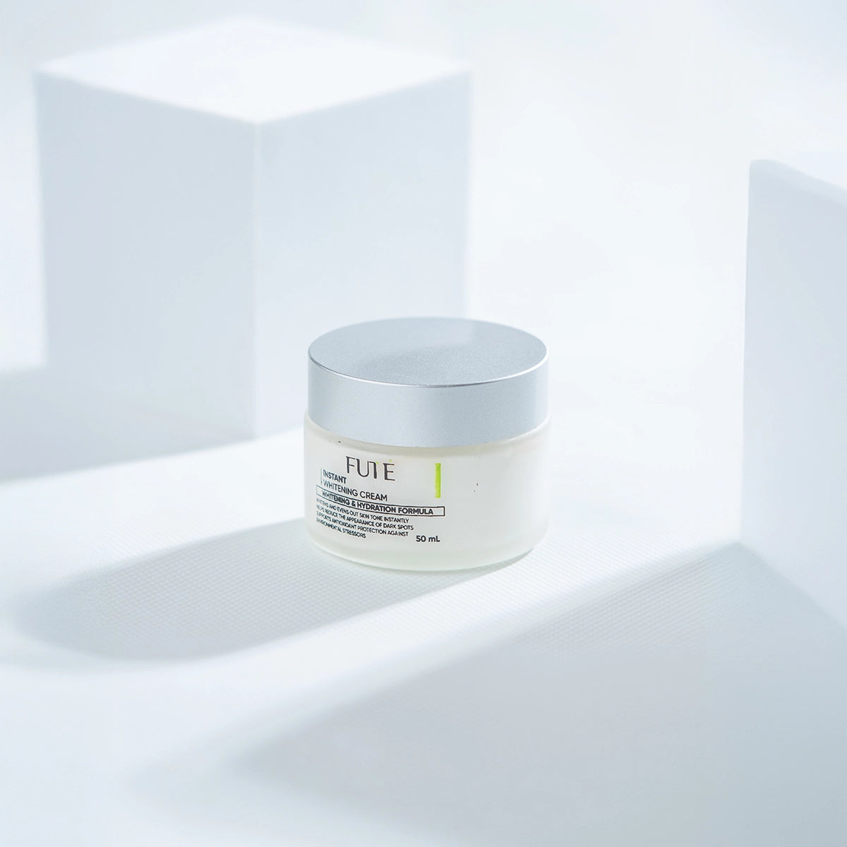 FUTÉ INSTANT WHITENING CREAM